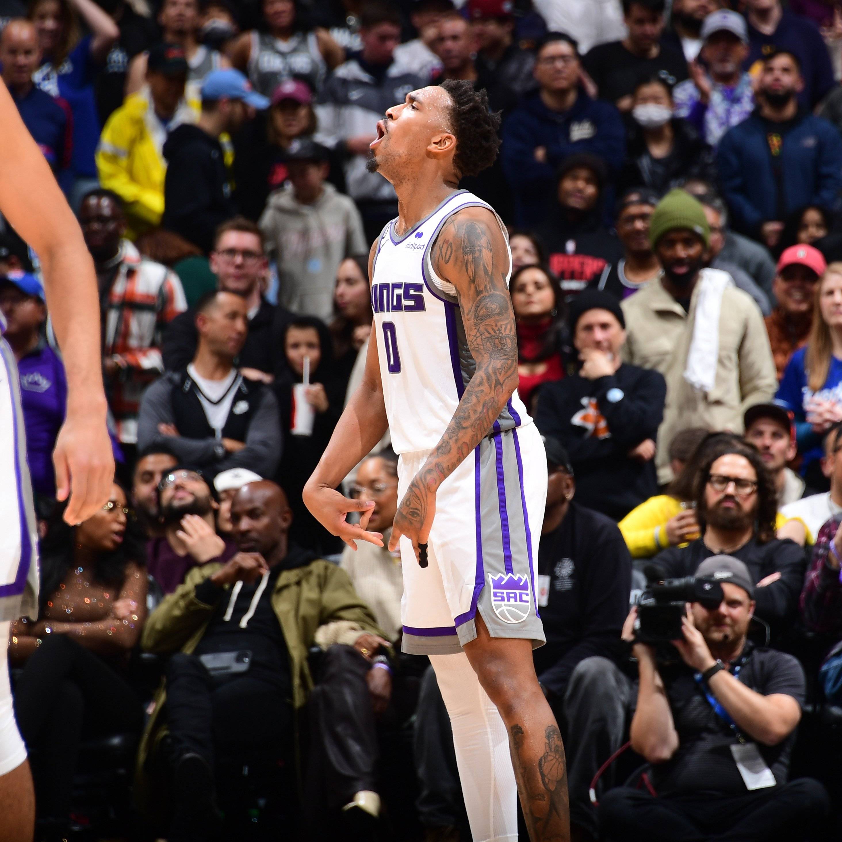 关于Ming在快船比赛中出色防守，持续失利引发热议！上演精彩一战的信息