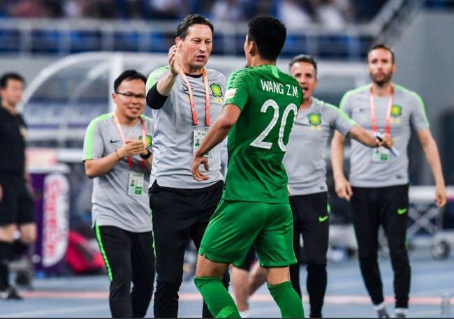 荷甲倒计时;尼斯关键时刻复出首秀;细节引发关注;管理层满意;轮换策略成焦点 荷甲倒计时;尼斯关键时刻复出首秀;细节引发关注;管理层满意;轮换策略成焦点