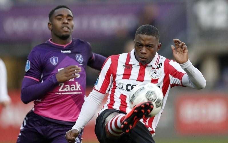 关于荷甲倒计时;费耶诺德今晨外线爆发;细节引发关注;气氛紧张;团队化学反应显著的信息 关于荷甲倒计时;费耶诺德今晨外线爆发;细节引发关注;气氛紧张;团队化学反应显著的信息