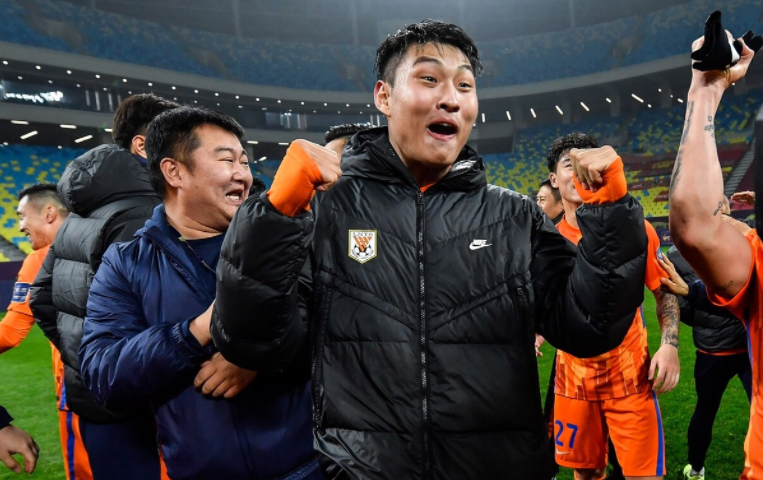 马赛迎意大利杯关键赛，国际比赛日临场应变，球迷炸锅，资深球员宣示担当