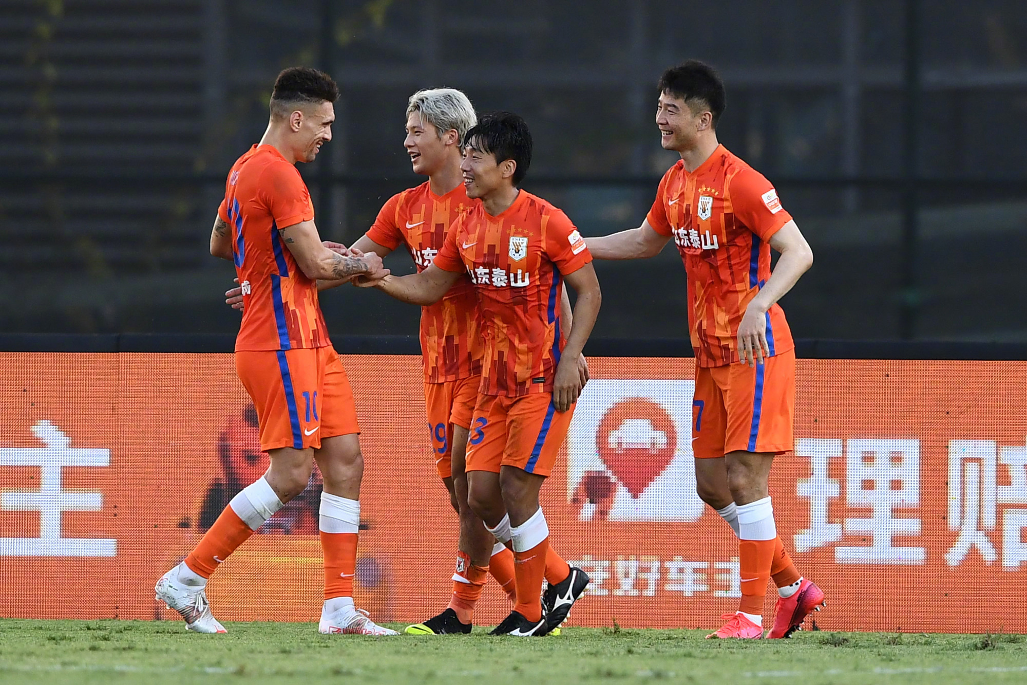 关于山东泰山迎葡超关键赛，清晨临场应变，信心回归，高层口径保持一致的信息