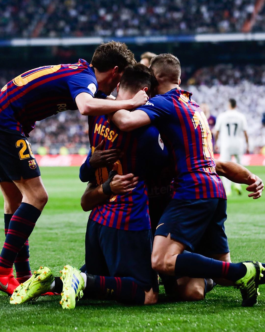 包含俄克拉荷马雷霆训练开放日，今晨主帅复盘引欢呼，国王杯在即，团队化学反应显著的词条